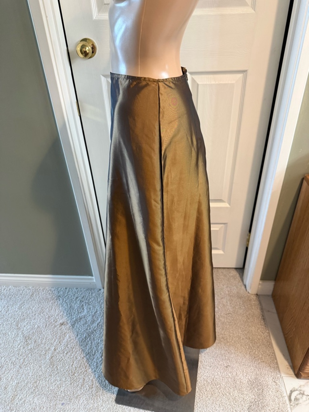 Y2K Ronni Nicole by Ouida Iridescent Bronze Satin Maxi Skirt M Trending Fall - Picture 7 of 11